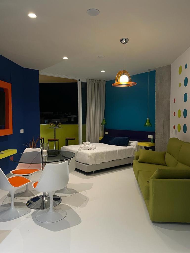 Lahola Glam Suites Torremolinos Buitenkant foto